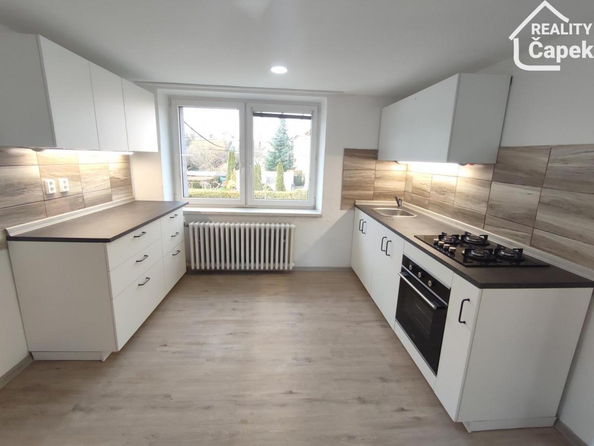 Pronájem bytu 2+1 v domě se zahradou, Dolní Lutyně