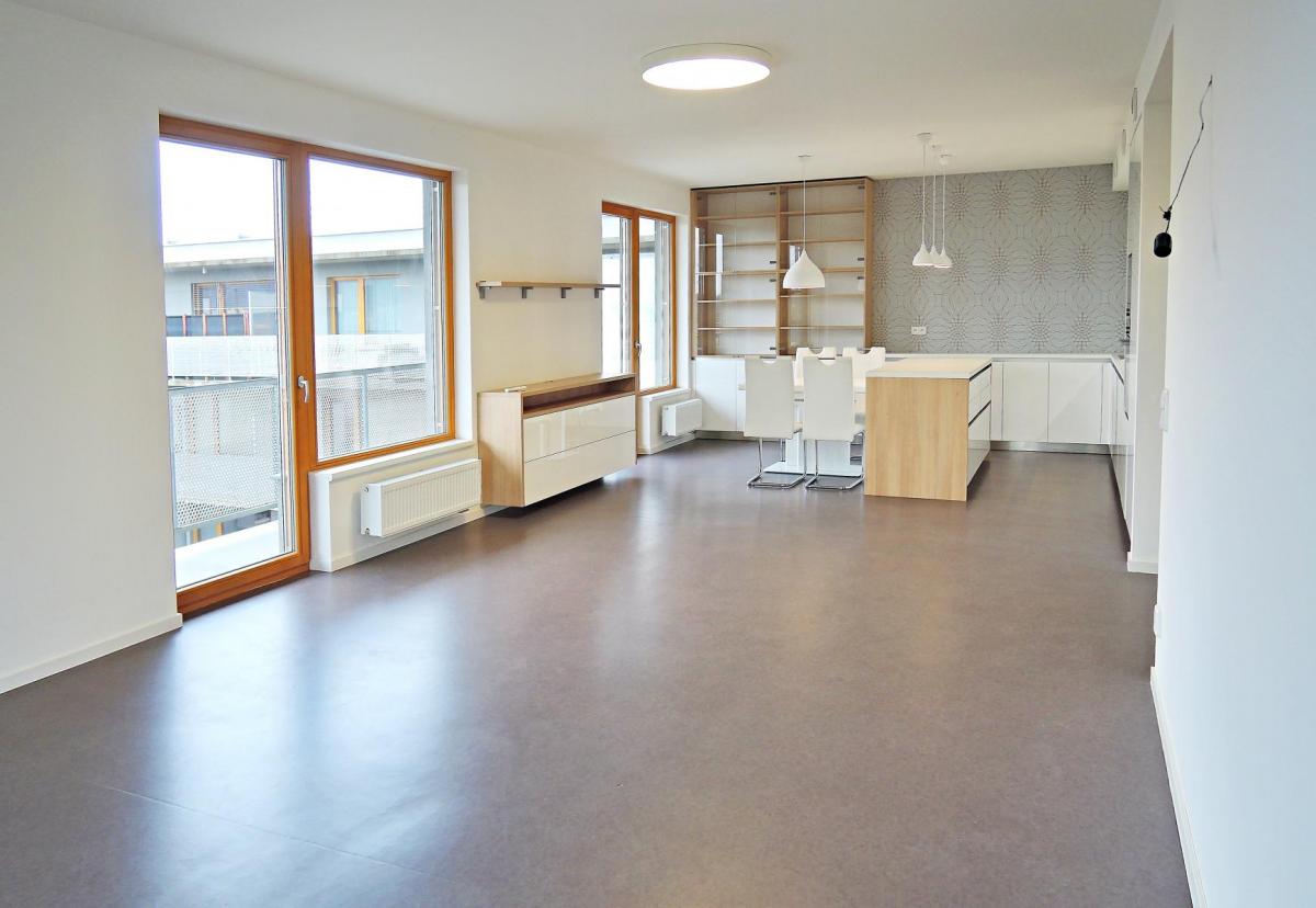 Pronájem nezařízeného bytu 3+kk v Brně Komíně s terasou 