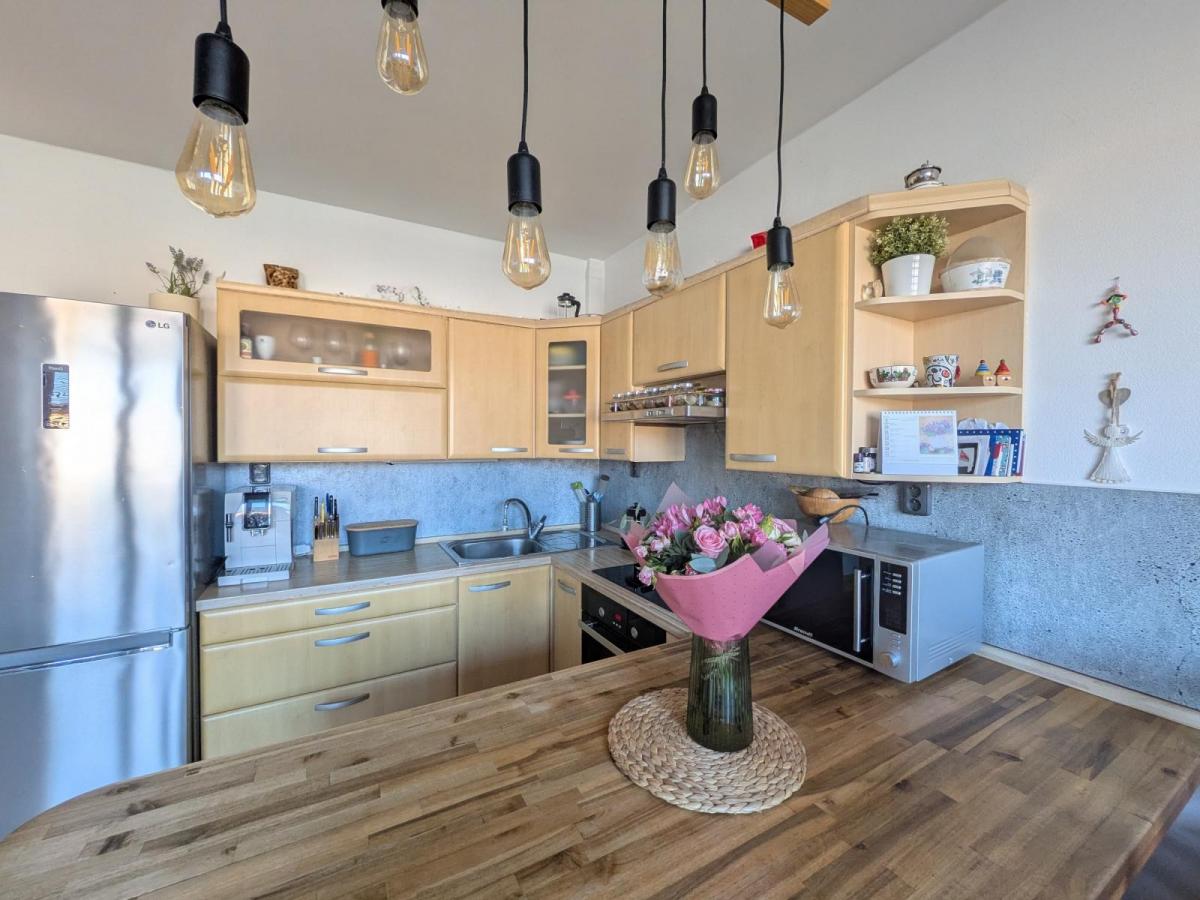 Prodej cihlového bytu 2+kk s terasou, Sedláčkova