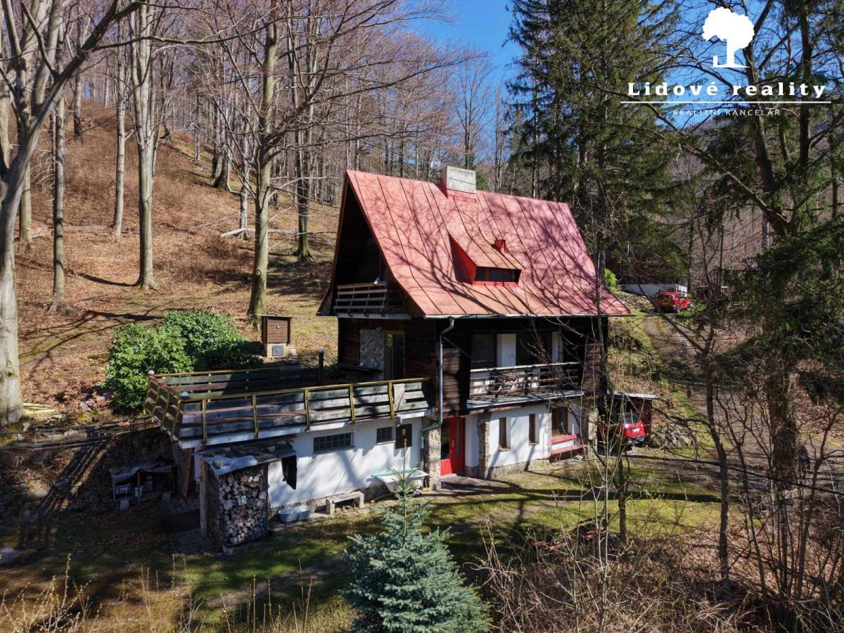 Prodej chaty 118 m2, pozemek 7226 m2 Tyra