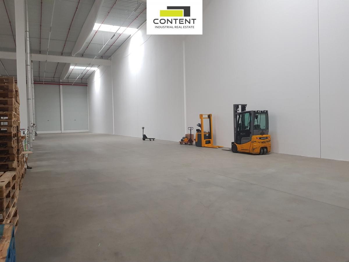 Podnájem skladu 1.700 m², Olomouc, Hněvotín