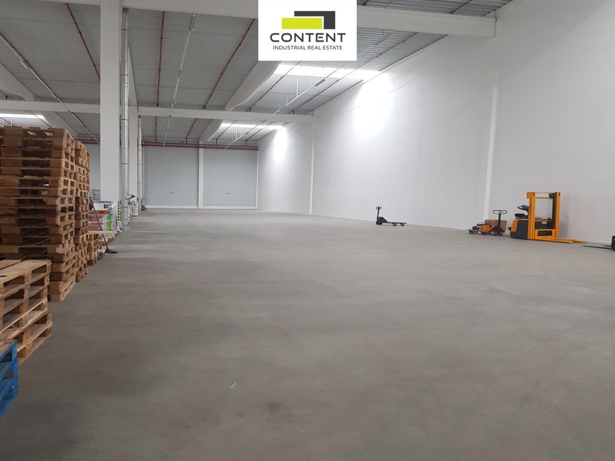 Podnájem skladu 860 m², Olomouc, Hněvotín