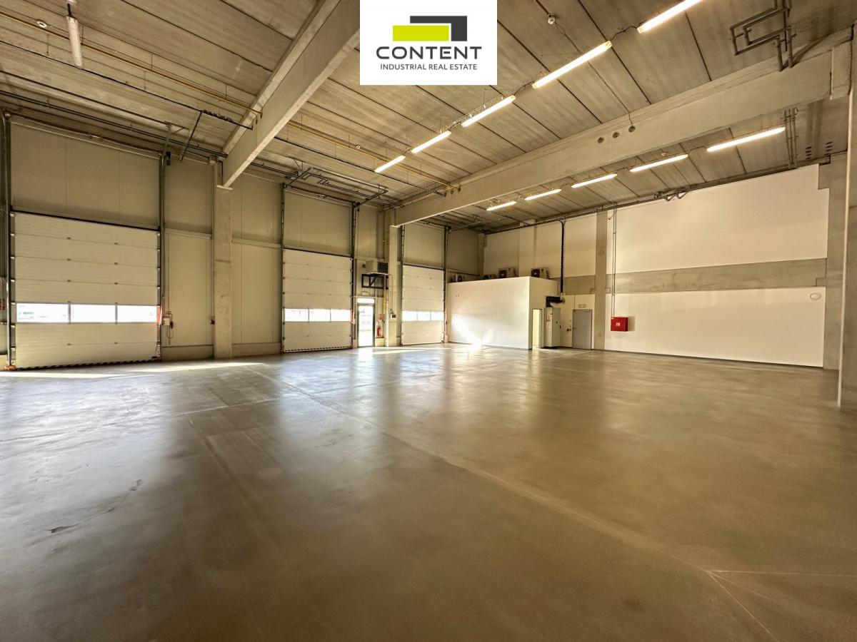 Pronájem skladu, výrobních prostor  1.313 m², Praha 9 Horní Počernice, D10