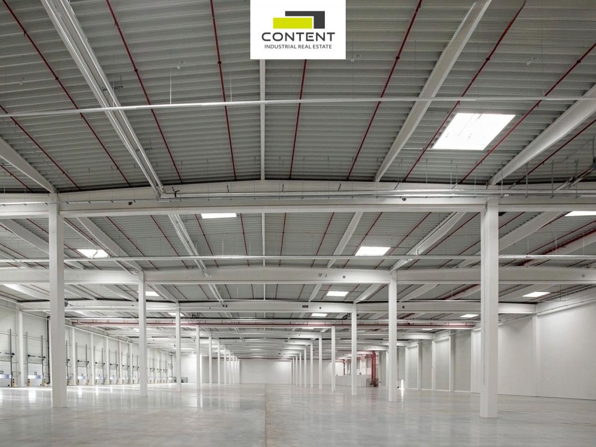 Pronájem skladu, výrobních prostor 18.000 m², Solnice