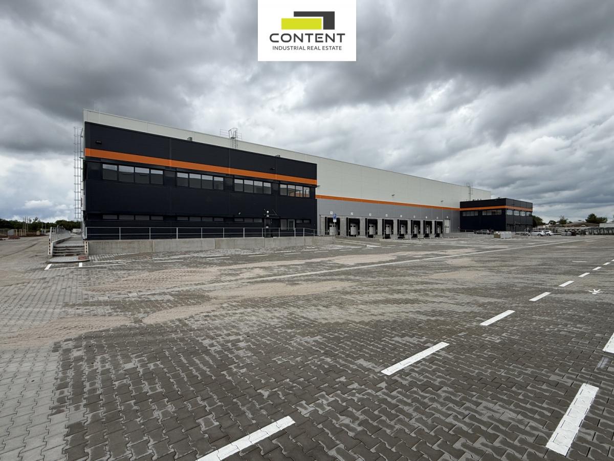 Pronájem skladu, výrobních prostor 11.000 m², Lužec nad Vltavou, D8, okres Mělník