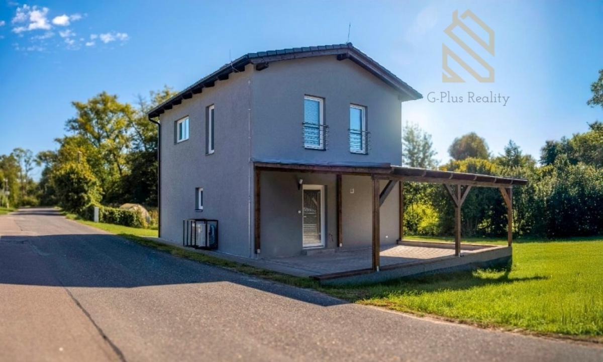 pohled na RD od západu.jpg