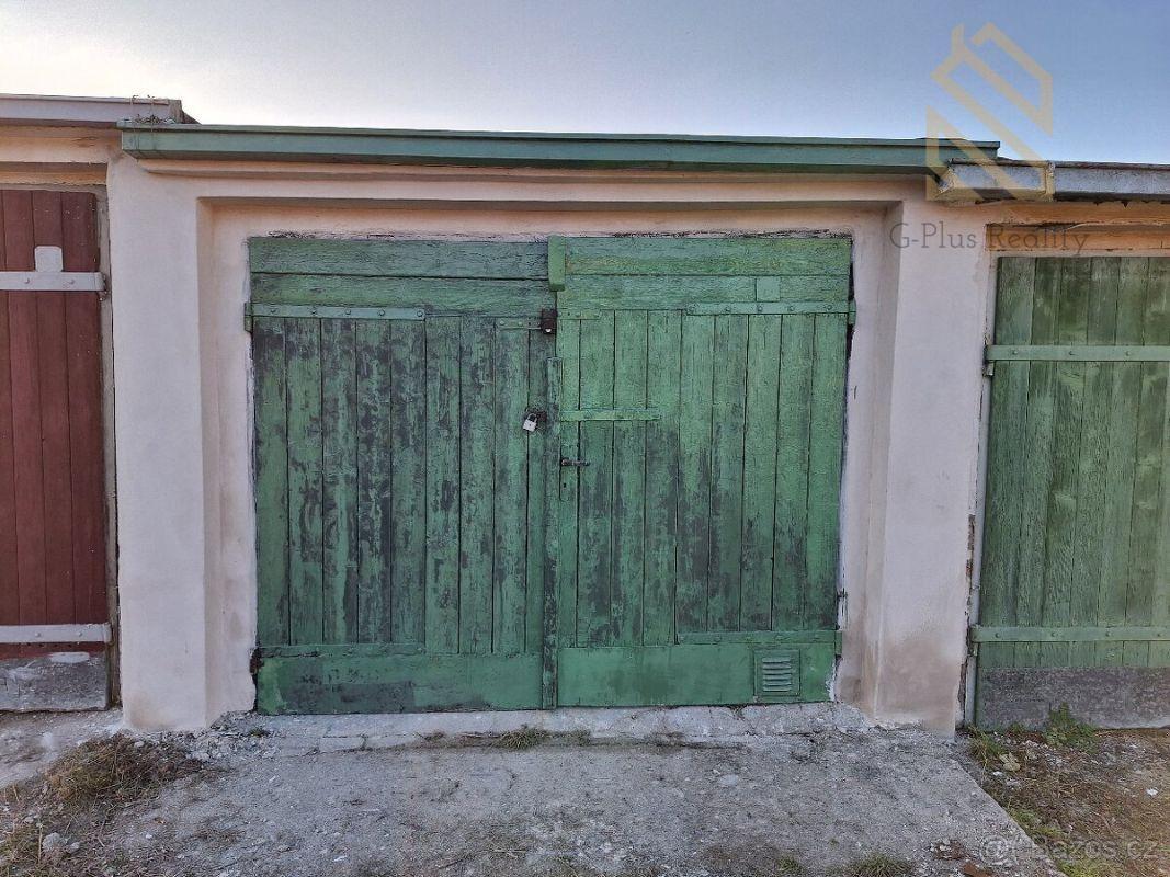 garaz retenice 2 (1).jpg