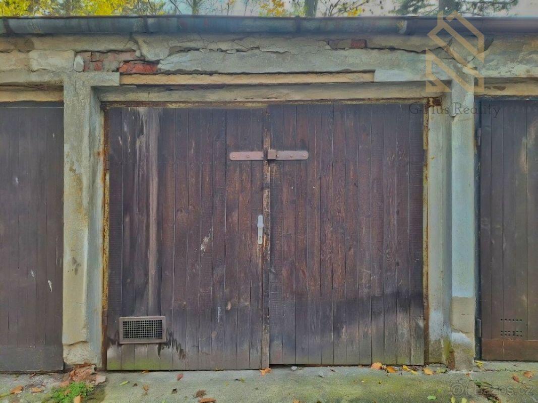 garaz retenice (2).jpg