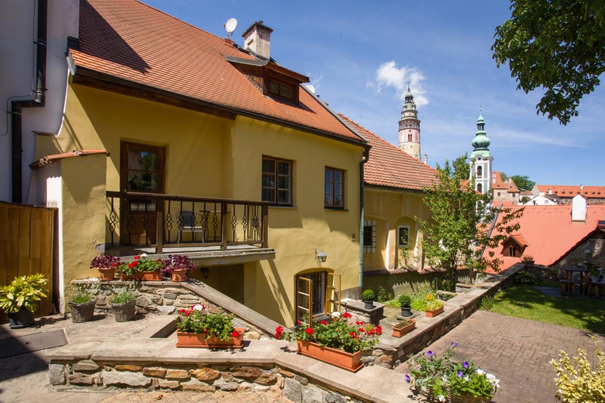 prodej historického domu, Český Krumlov, pohled na dům z vnitrobloku