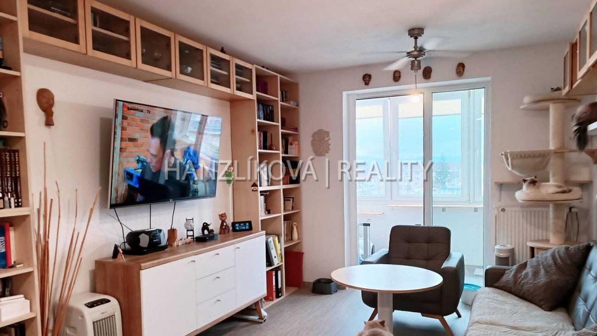 prodej bytu 2+kk, Dobrovodská, Č. Budějovice - obývací pokoj