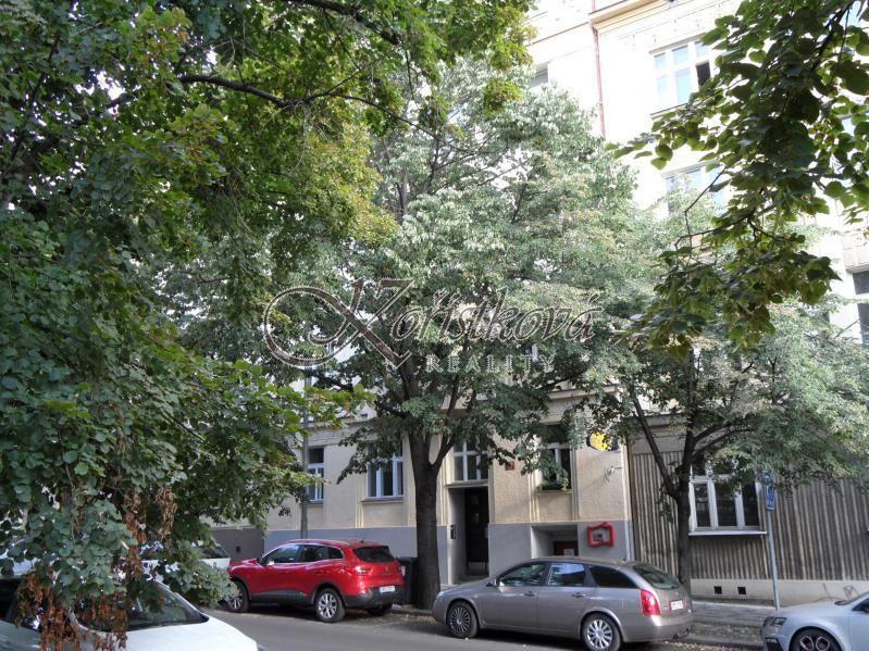 Pronájem prostorný byt 3+kk, 81 m2, Vršovice, Praha 10