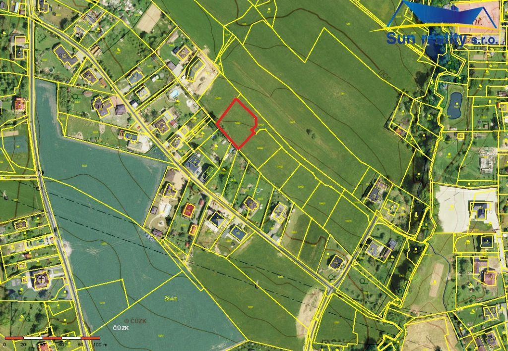 K prodeji pozemek 1.294 m2 s možností stavby rodinného domku 