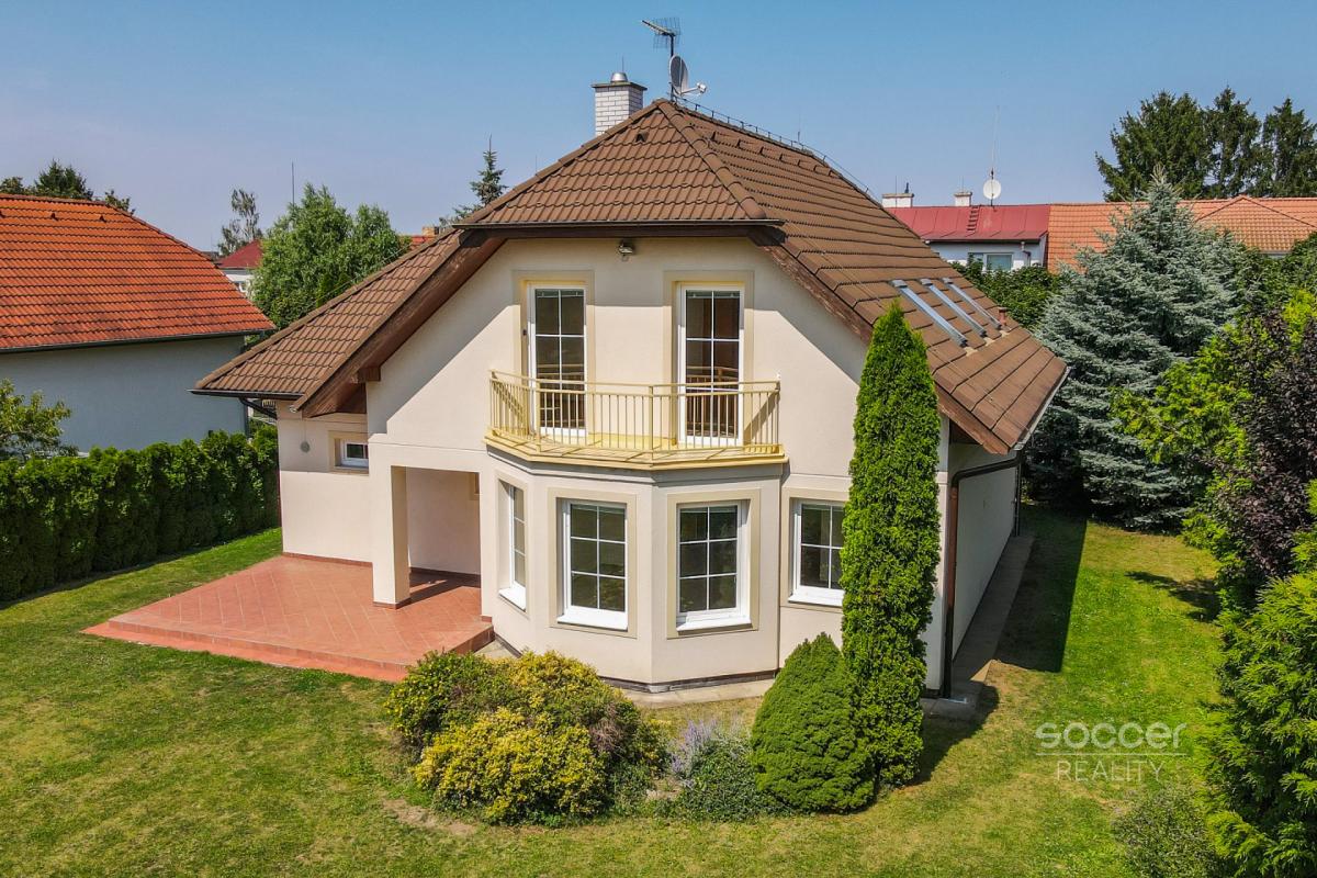 Pronájem RD 5+kk/2xB/T/Z/G, 190 m2, Praha 8 – Dolní Chabry.