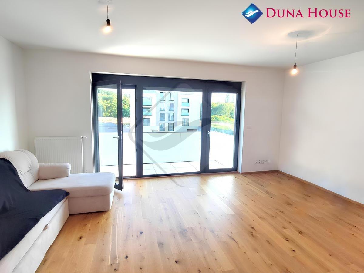 Prodej bytu 1+kk, 41,9 m² + balkon a garážové stání, Praha 8 - Bohnice.