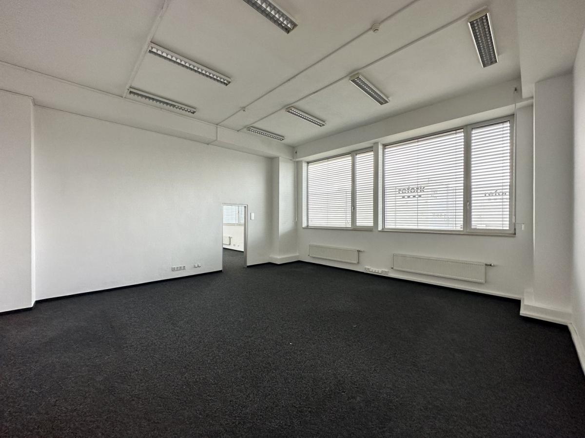 Exkluzivně pronájem kancelářských prostor 186 m², Praha 10 - Hostivař