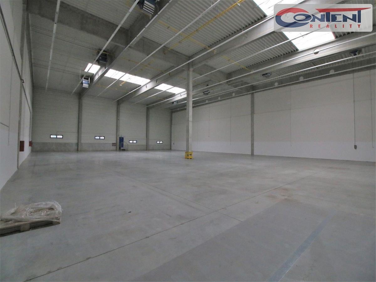Pronájem skladu, výrobních prostor 2.478 m², Praha 6