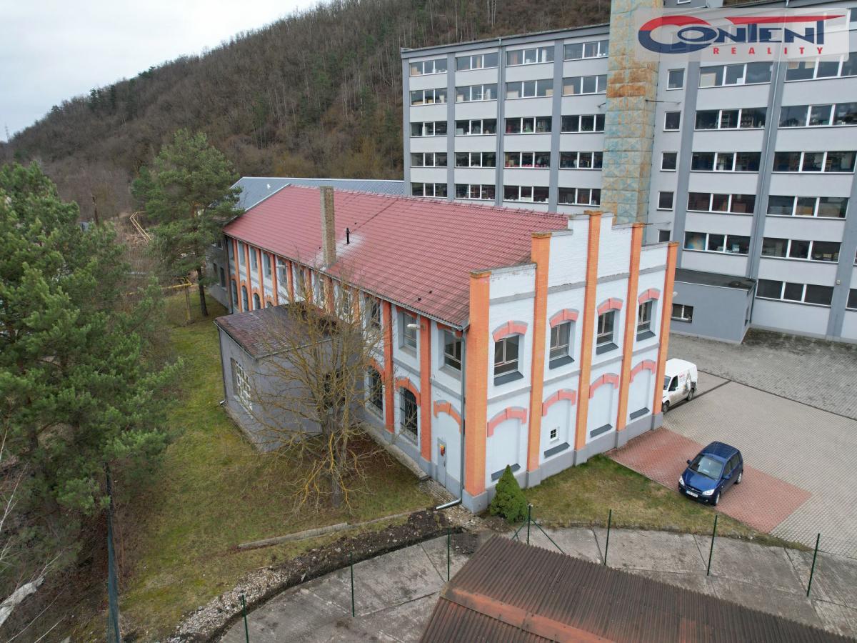 Prodej skladu, výrobních prostor včetně kanceláří 1.088 m², Králův Dvůr