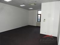 Pronájem kanceláří 115 m2 s obchodním prostorem a klimatizací, Opava, Olomoucká - SDC15618.JPG