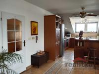 Prodej dvoupodlažního bytu se samostatným stáním 3+kk, 154 m2, Olomoucká, Opava - 92520E47-AC7C-4A37-8A1D-992D11D1C18A.JPG