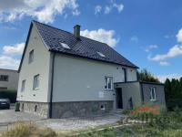 Prodej rodinného domu v rekonstrukci, 3+1 a 2+1, se zahradou a sklepní garáží, ul. Lužická, Opava - IMG_6207.jpg