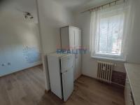 Pronájem zděného bytu 2+kk v Rožnově - kuchyně s malým pokojem
