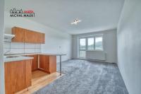 Pronájem bytu 1+kk s balkonem, 32 m2, Zborovská, Hranice - Foto 1