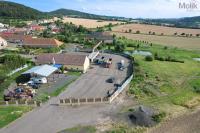 Pronájem oplocených parkovacích prostor 2.022 m2, v obci Hrobčice, část Razice. - Foto 5