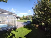 Luxusní přízemní RD 5+1 s bazénem, garáží a krásně vzrostlou zahradou. - Foto 29