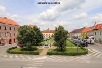 Pronájem pěkného bytu 2+kk+terasa, 67 m2  v centru Neveklova, okres Benešov. - Foto 1