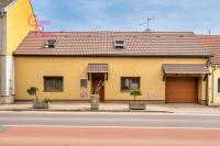 Prodej rodinného domu 6kk s garáží v Hrušovanech nad Jevišovkou - Hrušovany_nad_Jevišovkou_002 uprava.jpg