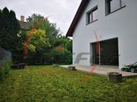 Nový, prostorný rodinný dům ve velmi atraktivní lokalitě, obec Louňovice, okr. Praha – východ - 9 pozemek u RD (5).jpg