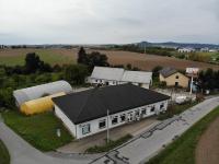 Prodej  obchodního a skladovacího areálu v obci Moravčice- Jičín