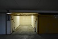 Pronájem garáže nebo skladu, 17 m2 v garážovém domě, Praha 4 - Chodov,  ul.Holušická - Fotka 2