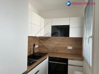 Pronájem bytu 1+kk, 32m2 s zasklenou lodžií - Foto 2