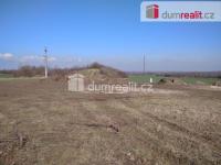 Prodej nově zasíťovaného mírně svažitého stavebního pozemku plochy 1028m2 v obci Čakovičky