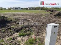 Prodej nově zasíťovaného mírně svažitého stavebního pozemku plochy 1028m2 v obci Čakovičky - 3