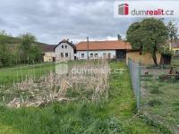 Prodej RD se zemědělským zázemím (chlévy, stodola) velká zahrada, dvůr v obci Vinařice, okres Beroun, zahrada 3.549m2 - 15