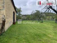 Prodej RD se zemědělským zázemím (chlévy, stodola) v obci Vinařice, okres Beroun, zahrada 3.549m2 - 16
