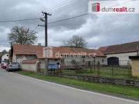 Prodej RD se zemědělským zázemím (chlévy, stodola) v obci Vinařice, okres Beroun, zahrada 3.549m2 - 1