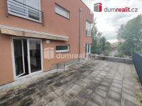 Prostorný byt 3+kk (80 m2) + balkon 7 m2 + terasa 40 m2, 1.patro, parking, Jesenice - 11