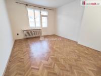 Světlý byt 2+kk, 40 m2 + 8 m2 terasa, 5.patro, Praha 5 -  Smíchov