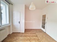 Světlý byt 2+kk, 40 m2 + 8 m2 terasa, 5.patro, Praha 5 -  Smíchov - 18