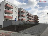 Pronájem 2kk 47,5m2 P9 Kyje Sicherova novostavba balkon garážové stání sklep částečně zařízeno - 9