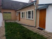 Částečně podsklepený rodinný dům s garáží a zahradou v Dolních Dunajovicích - IMG_20240307_144946.jpg