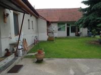 Rodinný dům 5+1 se dvěma garážemi a rozlehlou zahradou v obci Březí - IMG_20240603_103113.jpg