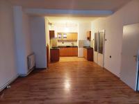 Prodej měšťanského domu v centru Kutné Hory - byt 1.p - 3+k.k. - obývací pokoj s kuchyňským koutem