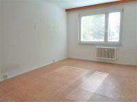 Pronájem bytu 3+1 88 m² s lodžií - 1 Obytná místnost 1.jpg