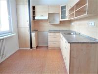 Pronájem bytu 3+1 88 m² s lodžií - Kuchyň 1.jpg