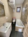 Prodej bytové jednotky 1+1 35,99 m2 po kompletní rekonstrukci bytu a celého domu v centru Bechyně - koupelna s WC