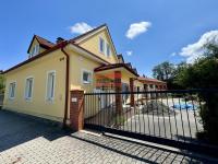 Prodej domu s 12 bytovými jednotkami v lázeňském městě Bechyně - dům